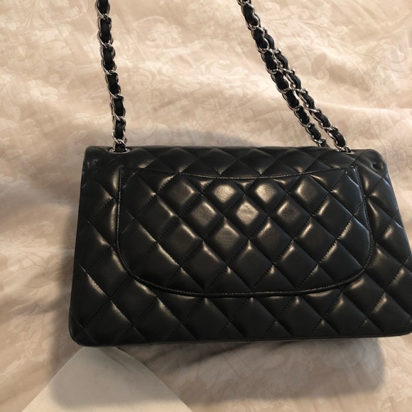 SOLD!!!!   Gorgeous Chanel jumbo lamb skin double - Picture 5 of 8